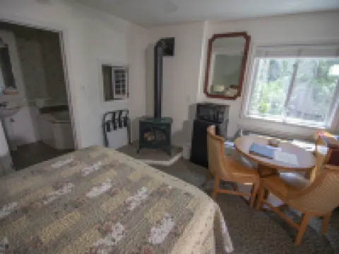 Coachlite Inn Hotels in Sister Bay