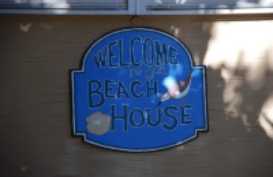 Beach Side Hideaway 1 Bedroom Condo by Redawning