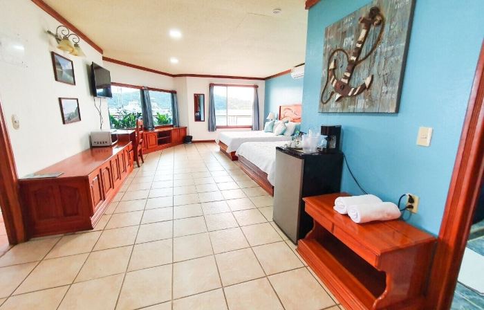 Fish Hook Marina Hotel