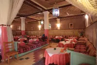 Fibule du Draa - Kasbah d'Hôte - Parkplatz