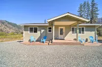 River Acres Retreat w/ Grill & River Access! - Homestays