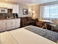 Sandy Beach Suites Hotels in Osoyoos