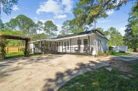 Urban Farmhouse with A Modernism Twist! 4 Bedroom Home by RedAwning - 3-Star