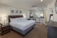 Saratoga Oaks Lodge Hotels in Saratoga