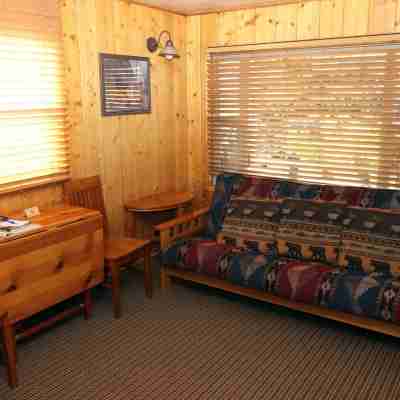 Lazy R Cottages- 1 Apts Rooms