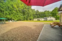 Jamestown Retreat w/ Hot Tub - Walk to Lake! - parking