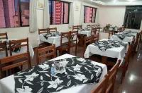 Plaza Suite Hotel - breakfast