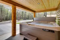 Hatfield Vacation Rental w/ Private Hot Tub! - Homestays