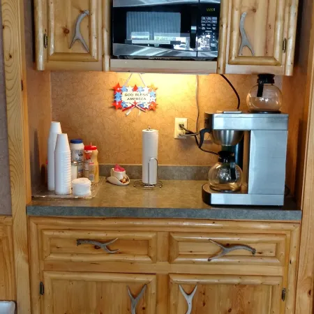 Stagecoach Inn & Suites