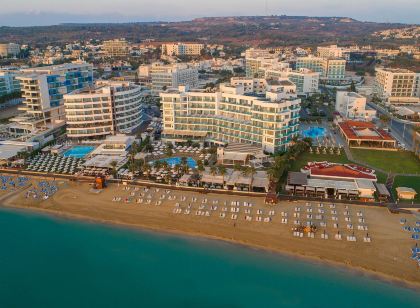 Vrissaki Beach Hotel