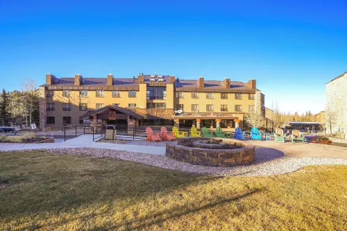 Cozy Brian Head Condo Walk to Navajo Express Lift - 3-Star