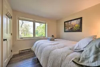 House w/ Balcony ~ 5 Mi to Cranmore Resort! - balcony