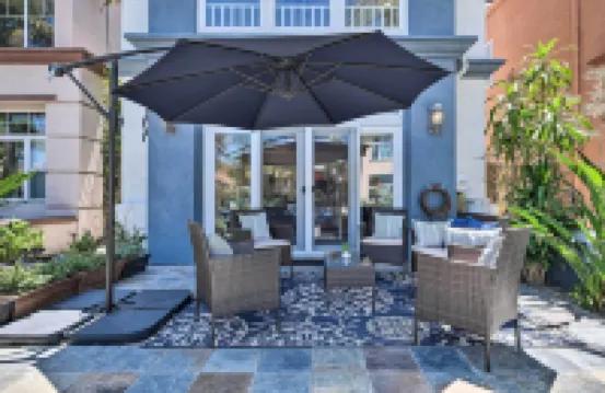 靠海的家，帶有屋頂露台 - 距離海灘衹有幾步之遙！