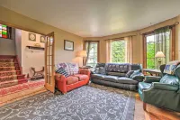 Sault Ste Marie Historic Home, Walk to Town! -  Privatzimmer