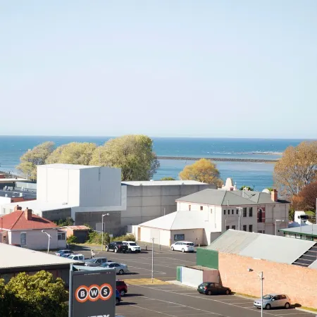 Nightelier Devonport Gateway Hotel