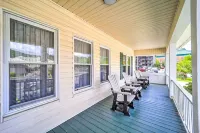 Bright Boone Home Walk to Appalachian State! - parking
