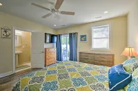 Wildwood Townhome w/ Patio: 1 Block to the Beach!