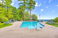 Gilford Townhome w/ Lakefront Beach & Pool Access! - 3 estrellas
