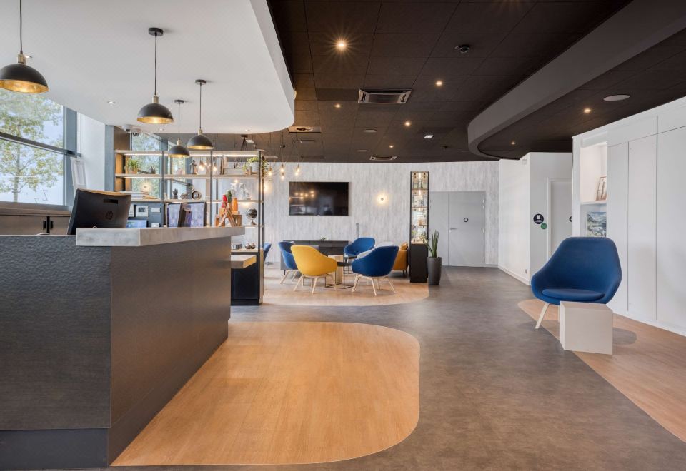 Hotel Campanile Rennes Sud Saint Jacques Over view