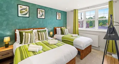 Cove Road Houses by Redwood Stays