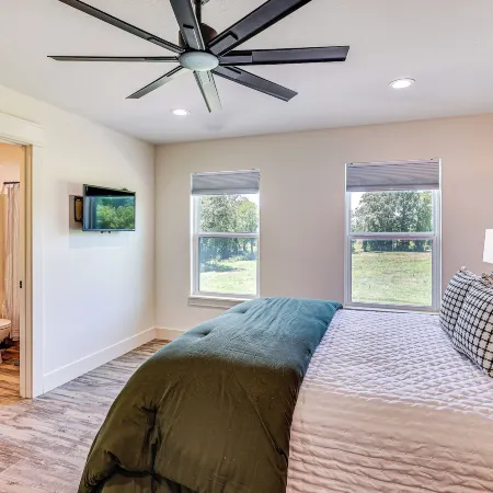 Riverfront Murfreesboro Cabin w/ Fire Pit