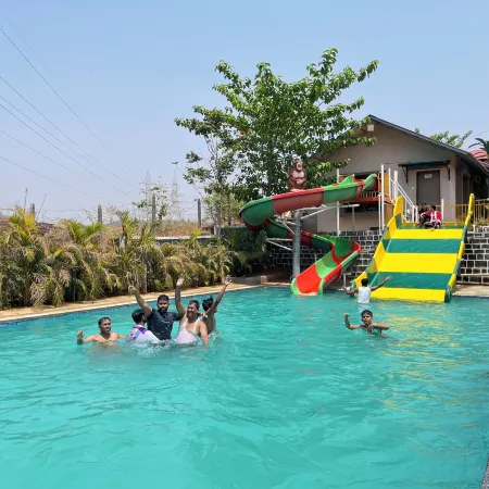 Shrubbery Palms Resort