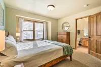 Winter Park Townhome w/ Hot Tub, Ski Shuttle! - Pet friendly