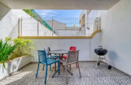 Azula - Bright and Airy 2 Bedroom Apartment with p - Condos