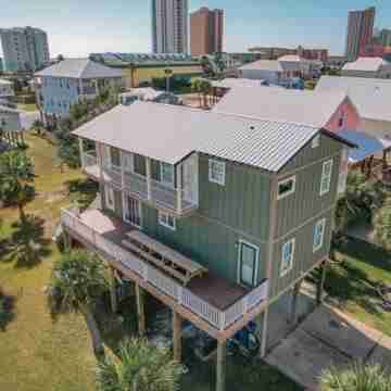 Best Hidden Location on Paradise Island. Walking Distance from Beach Hotel Exterior