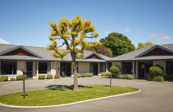 中心球場汽車旅館