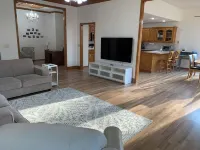 Peaceful 3-bedroom accessible ranch home with AC, WiFi in Eastside Olathe.