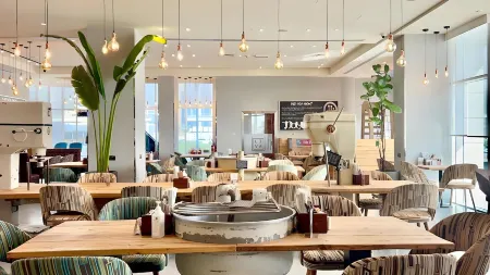 Leva Hotel and Suites, Mazaya Centre