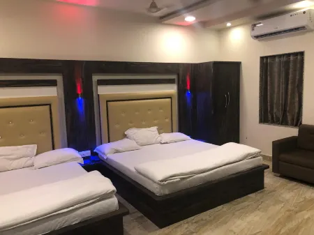 Hotel Bani Hashim Отели рядом с достопримечательностью «Кваджа Гариб Навас Дарга Шариф»