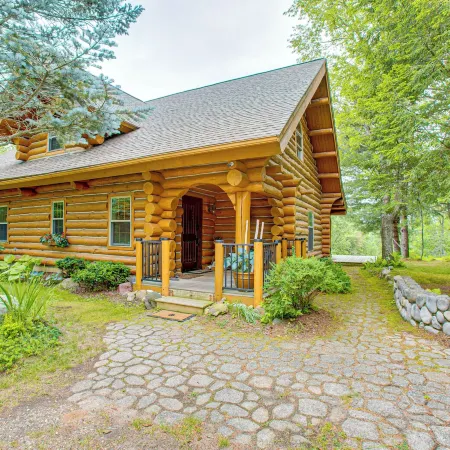 Handcrafted Log Home on River Near Crystal Mtn