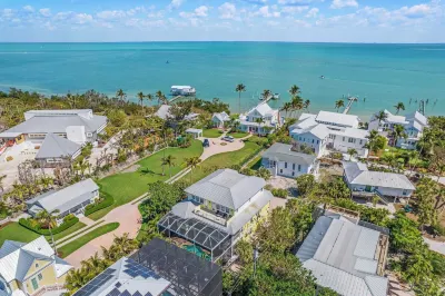 Walk to Beach PoolHot Tub Game Room Captiva 5Bdr Coco Mango by AvantStay Hotels near The Island Club at North Captiva
