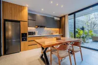 LOI Mansion Managed by ARM One Hundred 登巴薩住宿飯店