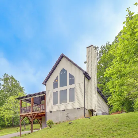 Family Home w/ Views ~ 5 Mi to Downtown Asheville!