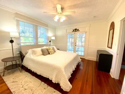 Cozy Hideaway of Bayshore Beautiful in South Tampa