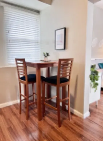 Tower Grove 3rd Floor Studio - 4mi to SLU & Barnes - Shared Laundry Pet Friendly