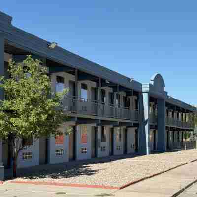 Baymont by Wyndham Rock Springs Hotel Exterior