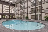 Best Western Plus The Normandy Inn & Suites - Pools