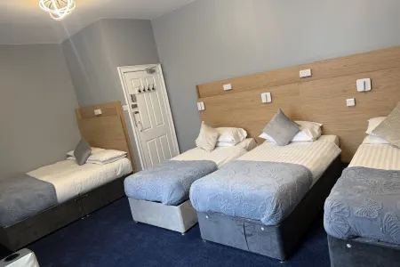 Diamonds Inn
