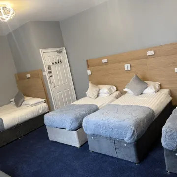 Diamonds Inn