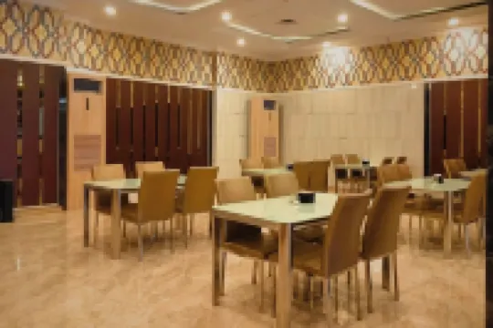 جييا مالوكو هوتل Hotels near ثامرين سيتي