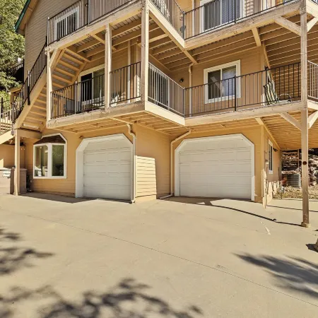 Bearfoot Lodge Near Hiking & Skiing!