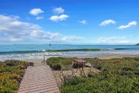 Garden Cottage - Miramar Beach with Shared Deck -  Privatzimmer