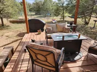 Inviting & Spacious~ Balcony~Propane Fire Pit~BBQ