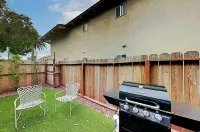 Charming Beach Cottage, 2 blocks from the water! Hotel in zona Serenity by the Sea