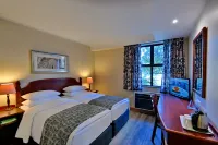 Town Lodge Polokwane Hotels near Emdo Park