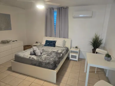 HighTide Guesthouse Apartment #7